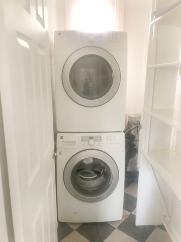 227 N MARION Street, Oak Park, IL 60302