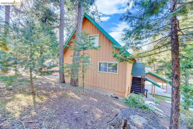 24127 Paipu Rd, Mi Wuk Village, CA 95346