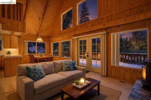 24127 Paipu Rd, Mi Wuk Village, CA 95346