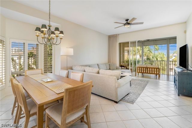 7686 Pebble Creek CIR 301, Naples, FL 34108