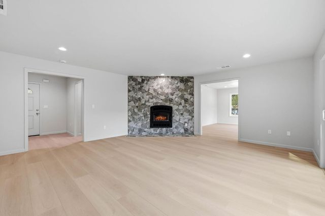 3245 Ray Cir, Auburn, CA 95602