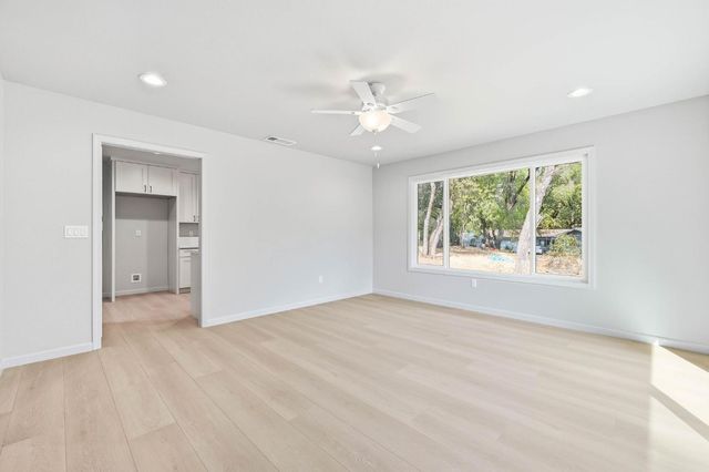 3245 Ray Cir, Auburn, CA 95602