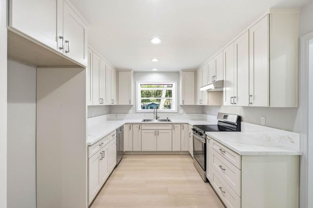 3245 Ray Cir, Auburn, CA 95602