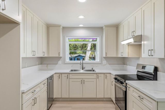 3245 Ray Cir, Auburn, CA 95602