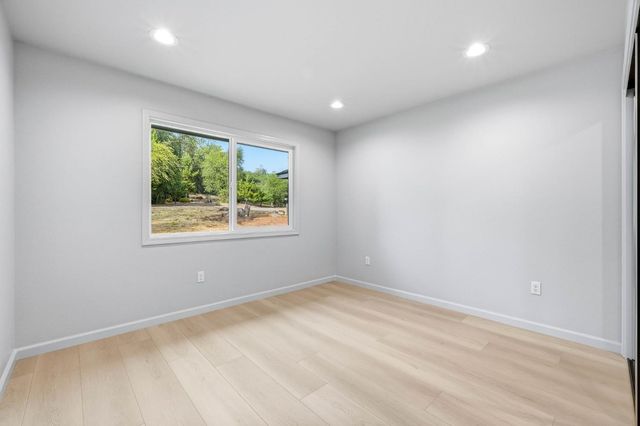 3245 Ray Cir, Auburn, CA 95602