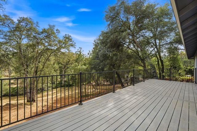 3245 Ray Cir, Auburn, CA 95602