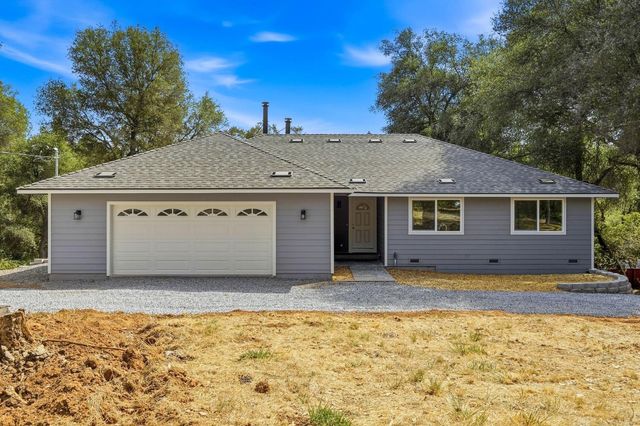 3245 Ray Cir, Auburn, CA 95602