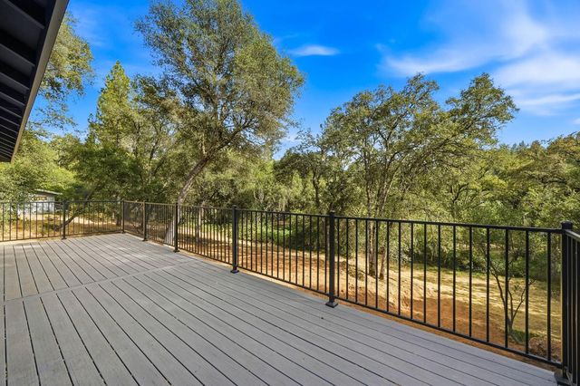 3245 Ray Cir, Auburn, CA 95602