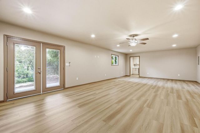 3245 Ray Cir, Auburn, CA 95602