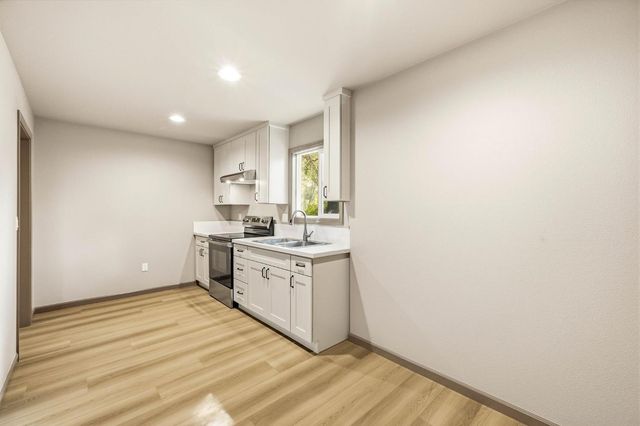3245 Ray Cir, Auburn, CA 95602