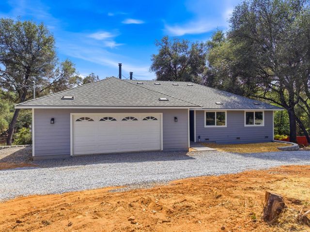 3245 Ray Cir, Auburn, CA 95602
