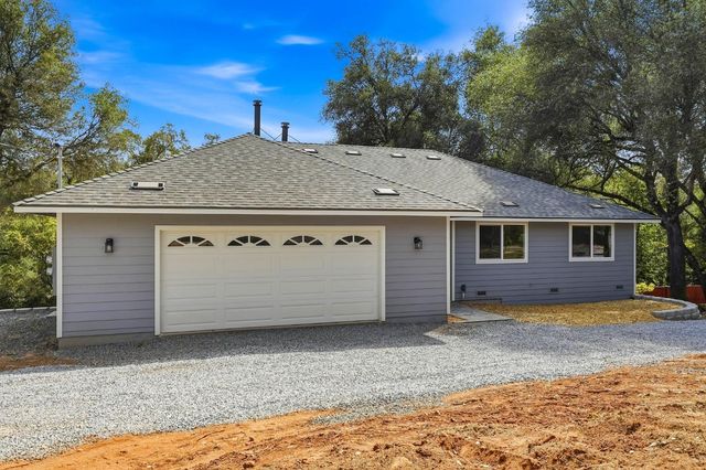 3245 Ray Cir, Auburn, CA 95602