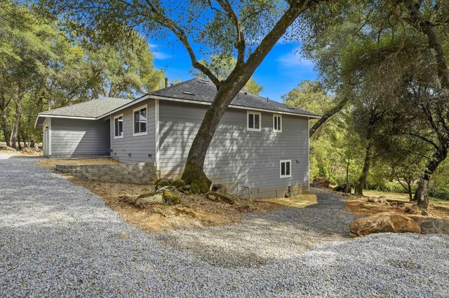 3245 Ray Cir, Auburn, CA 95602