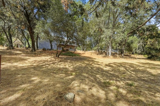 3245 Ray Cir, Auburn, CA 95602