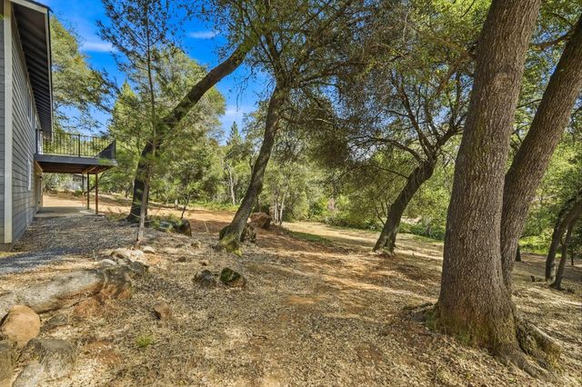 3245 Ray Cir, Auburn, CA 95602