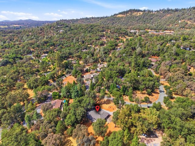 3245 Ray Cir, Auburn, CA 95602