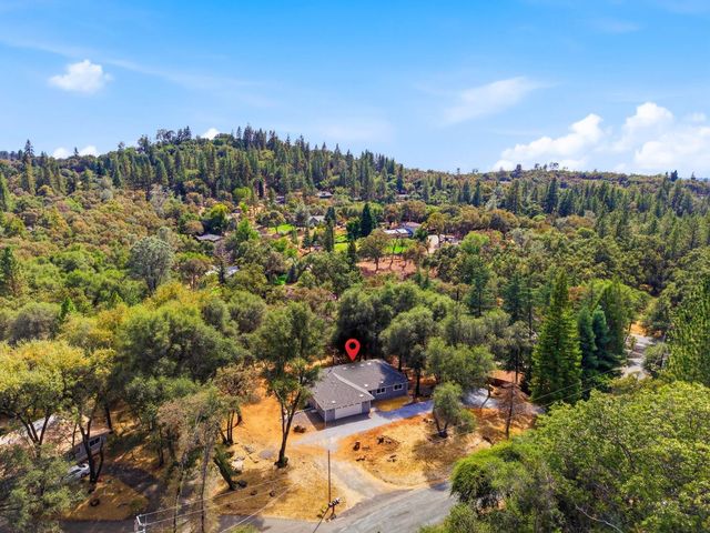 3245 Ray Cir, Auburn, CA 95602