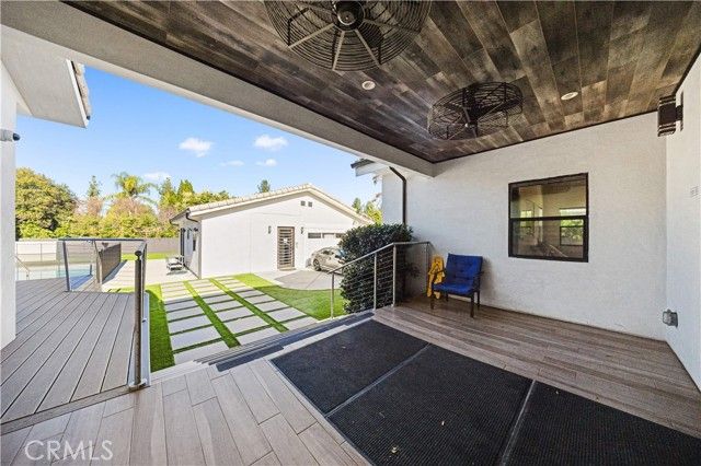 22913 Burbank, Woodland Hills (los Angeles), CA 91367