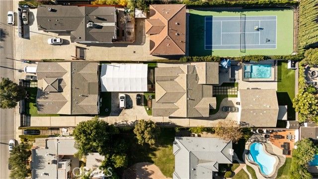 22913 Burbank, Woodland Hills (los Angeles), CA 91367