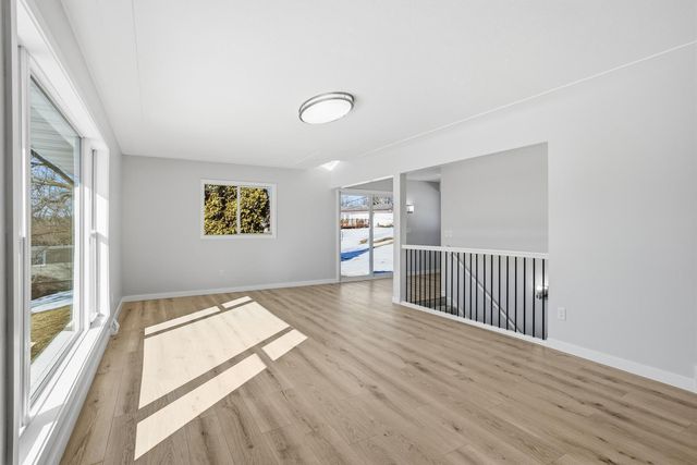 13832 Shirley Drive, Burnsville, MN 55337