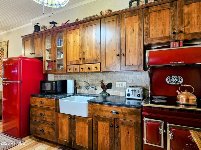 634 TOMBSTONE Canyon, Bisbee, AZ 85603