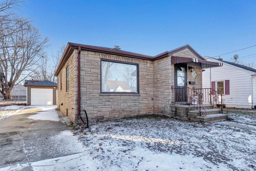 1530 SMITH STREET, Green Bay, WI 54302