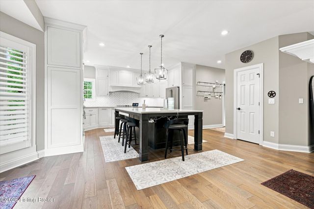 14802 Huntridge Cir, Louisville, KY 40245