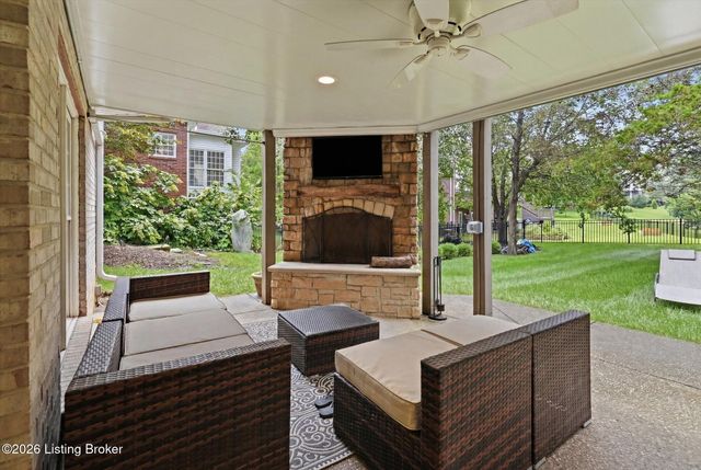14802 Huntridge Cir, Louisville, KY 40245