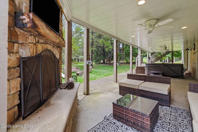 14802 Huntridge Cir, Louisville, KY 40245