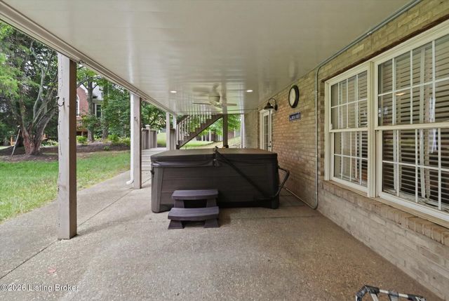 14802 Huntridge Cir, Louisville, KY 40245