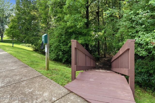 14802 Huntridge Cir, Louisville, KY 40245