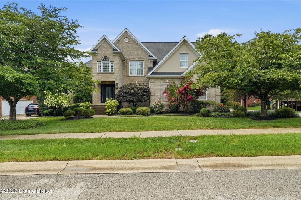 14802 Huntridge Cir, Louisville, KY 40245