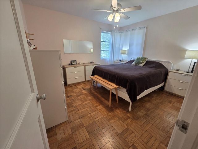 725 NW 33RD AVENUE, Gainesville, FL 32609