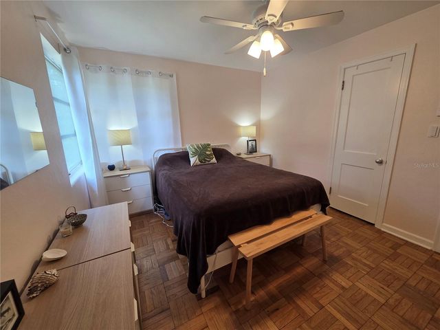 725 NW 33RD AVENUE, Gainesville, FL 32609