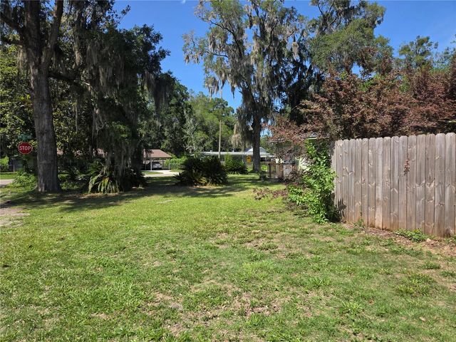 725 NW 33RD AVENUE, Gainesville, FL 32609