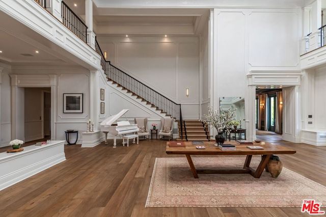 2571 Wallingford Drive, Beverly Hills, CA 90210