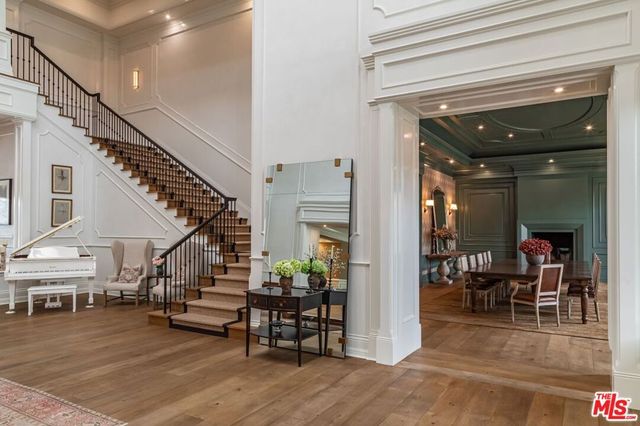 2571 Wallingford Drive, Beverly Hills, CA 90210