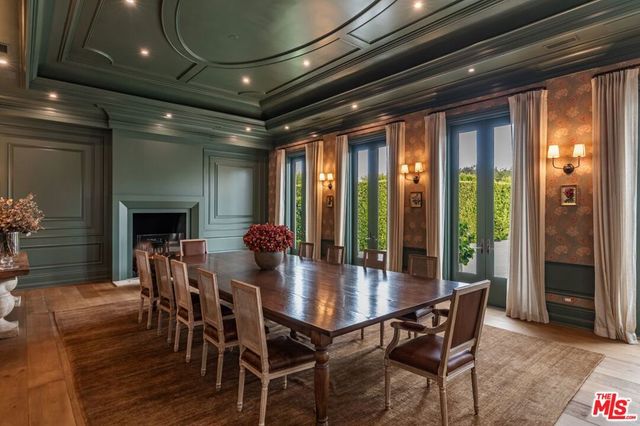 2571 Wallingford Drive, Beverly Hills, CA 90210