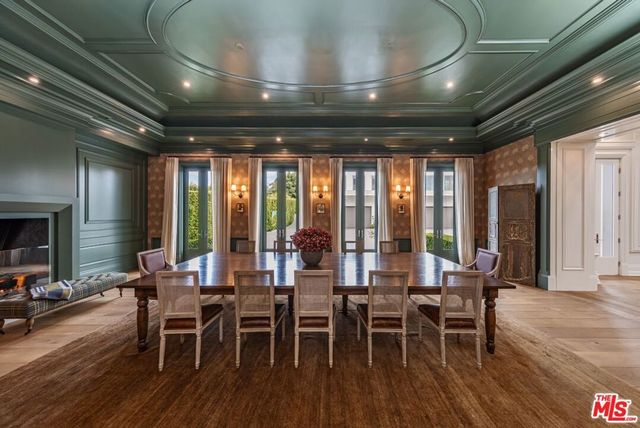 2571 Wallingford Drive, Beverly Hills, CA 90210
