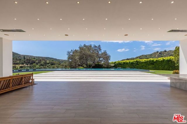 2571 Wallingford Drive, Beverly Hills, CA 90210
