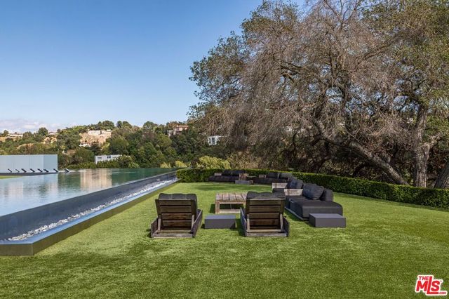 2571 Wallingford Drive, Beverly Hills, CA 90210