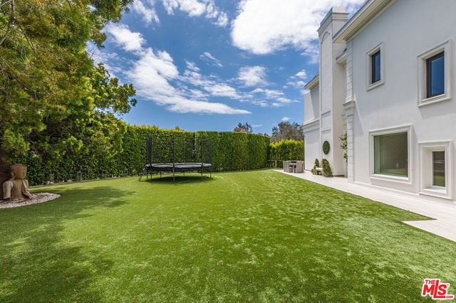 2571 Wallingford Drive, Beverly Hills, CA 90210