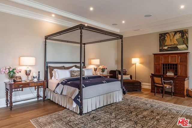 2571 Wallingford Drive, Beverly Hills, CA 90210