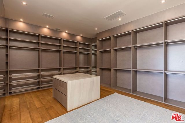 2571 Wallingford Drive, Beverly Hills, CA 90210