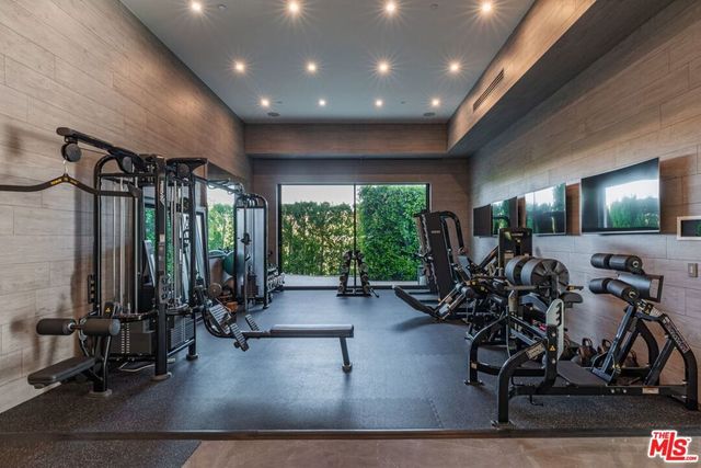 2571 Wallingford Drive, Beverly Hills, CA 90210