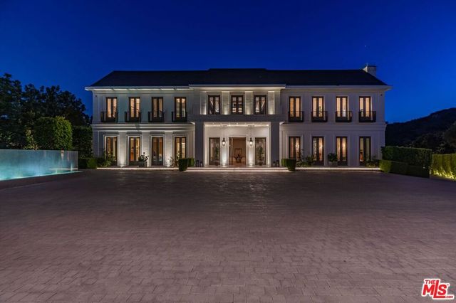 2571 Wallingford Drive, Beverly Hills, CA 90210