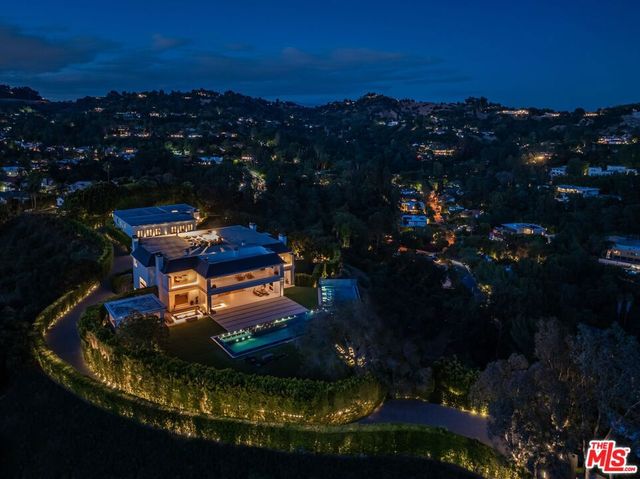 2571 Wallingford Drive, Beverly Hills, CA 90210