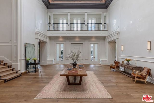 2571 Wallingford Drive, Beverly Hills, CA 90210