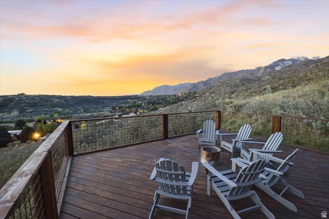 10873 S LOSTWOOD DR, Sandy, UT 84092