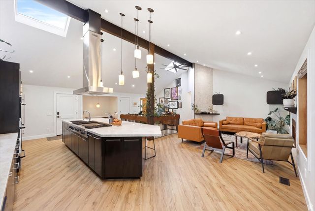 10873 S LOSTWOOD DR, Sandy, UT 84092